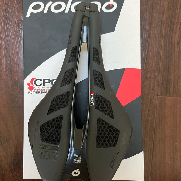 Prologo Carbon Bike Saddle - Picture 1 of 2